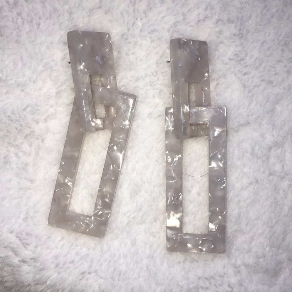 3/15 F21 BaubleBar style geometric earrings!
